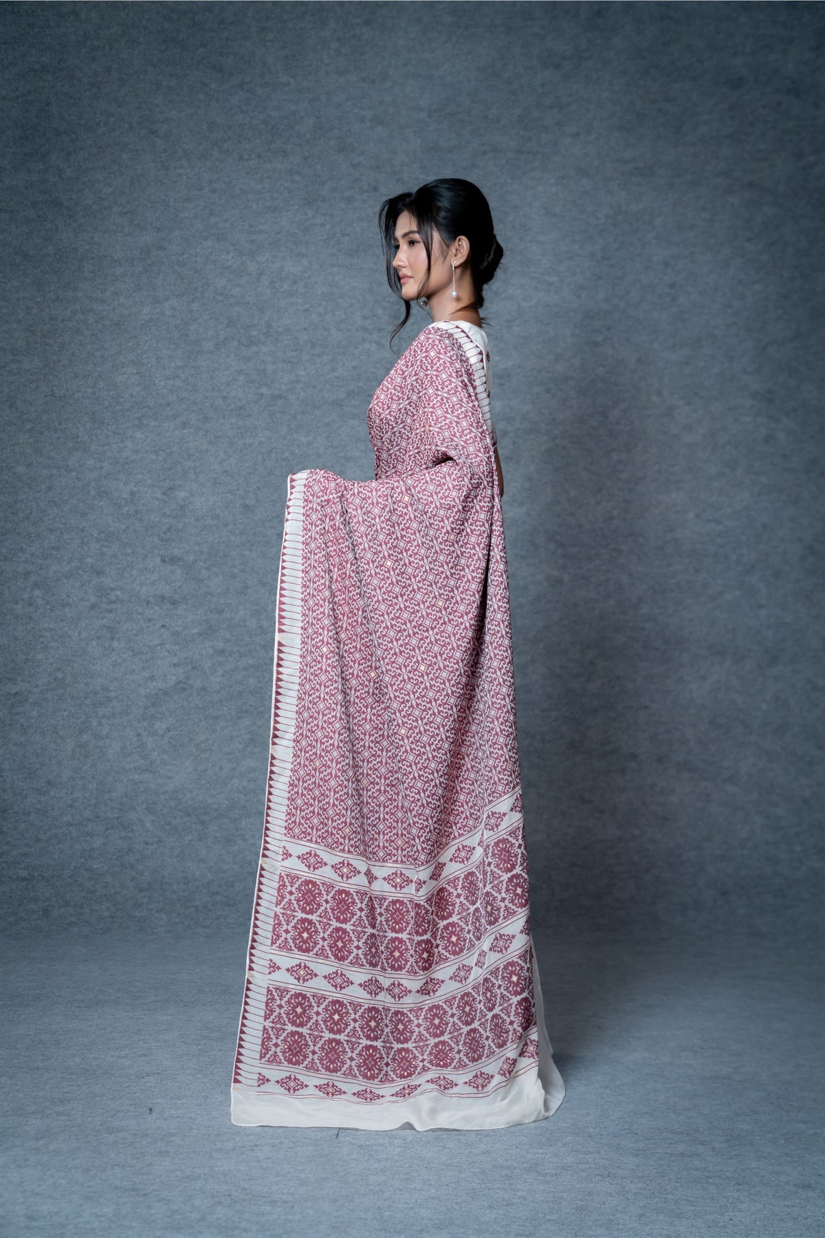 Marei Pareng Saree – Cream Maroon
