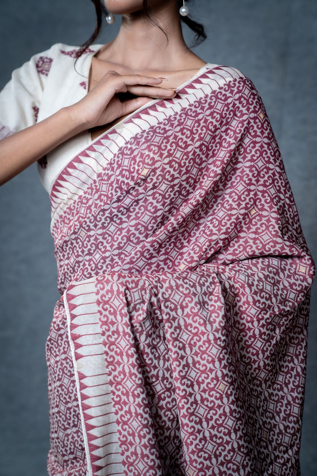Marei Pareng Saree – Cream Maroon