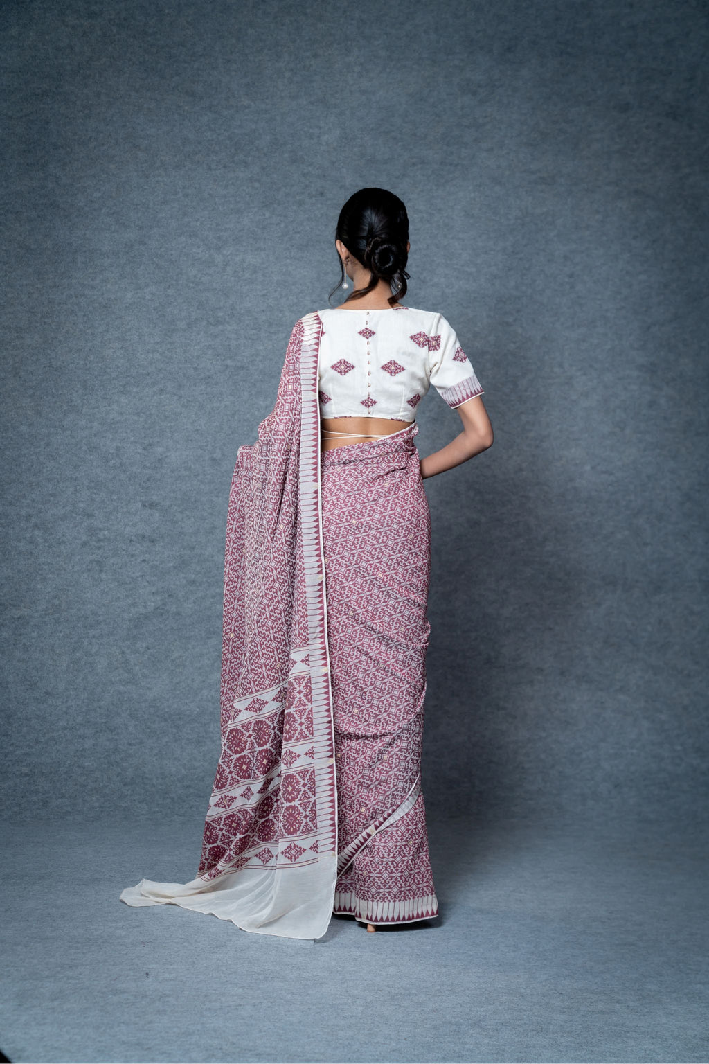 Marei Pareng Saree – Cream Maroon