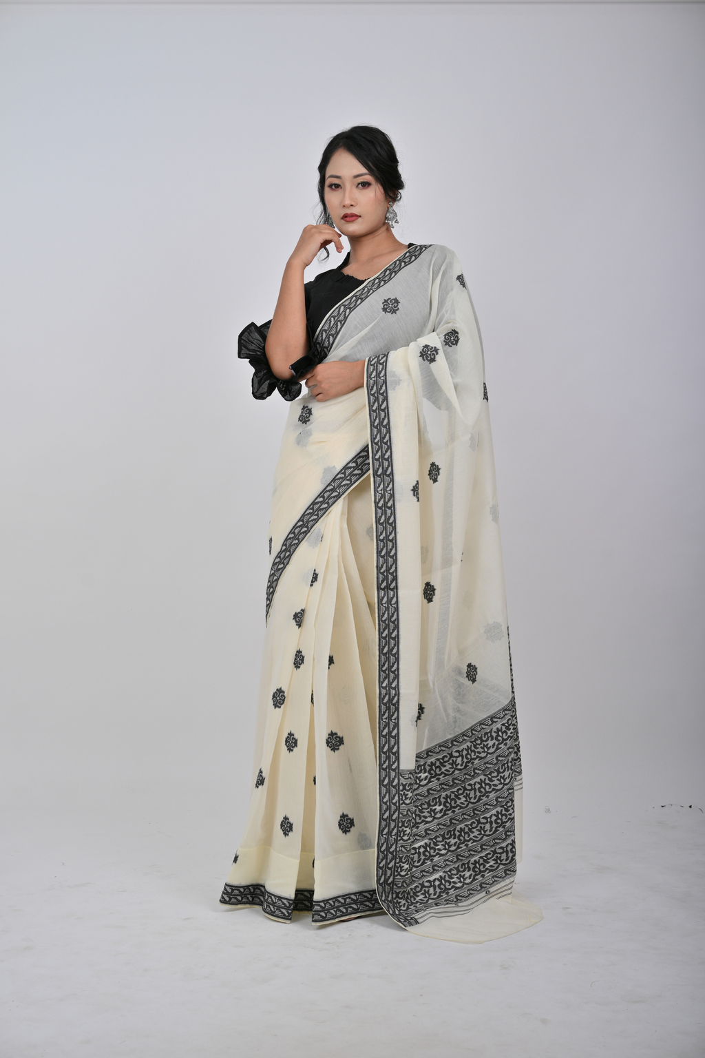Neshi Saree Black