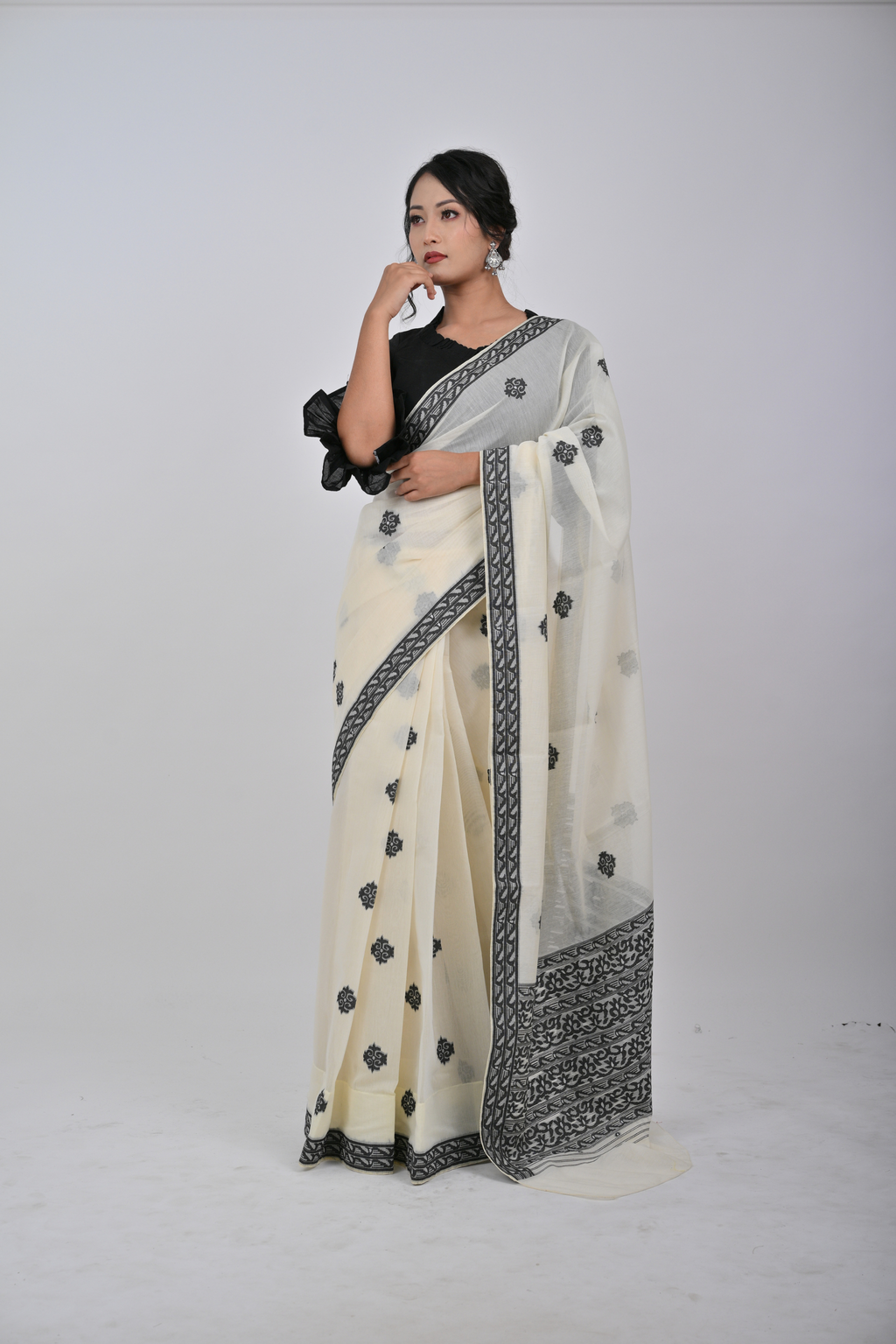 Neshi Saree Black