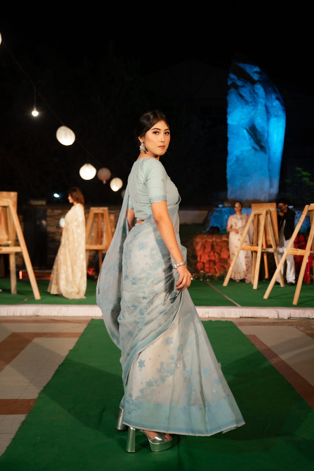 RK Tamphasana – Dusty Blue