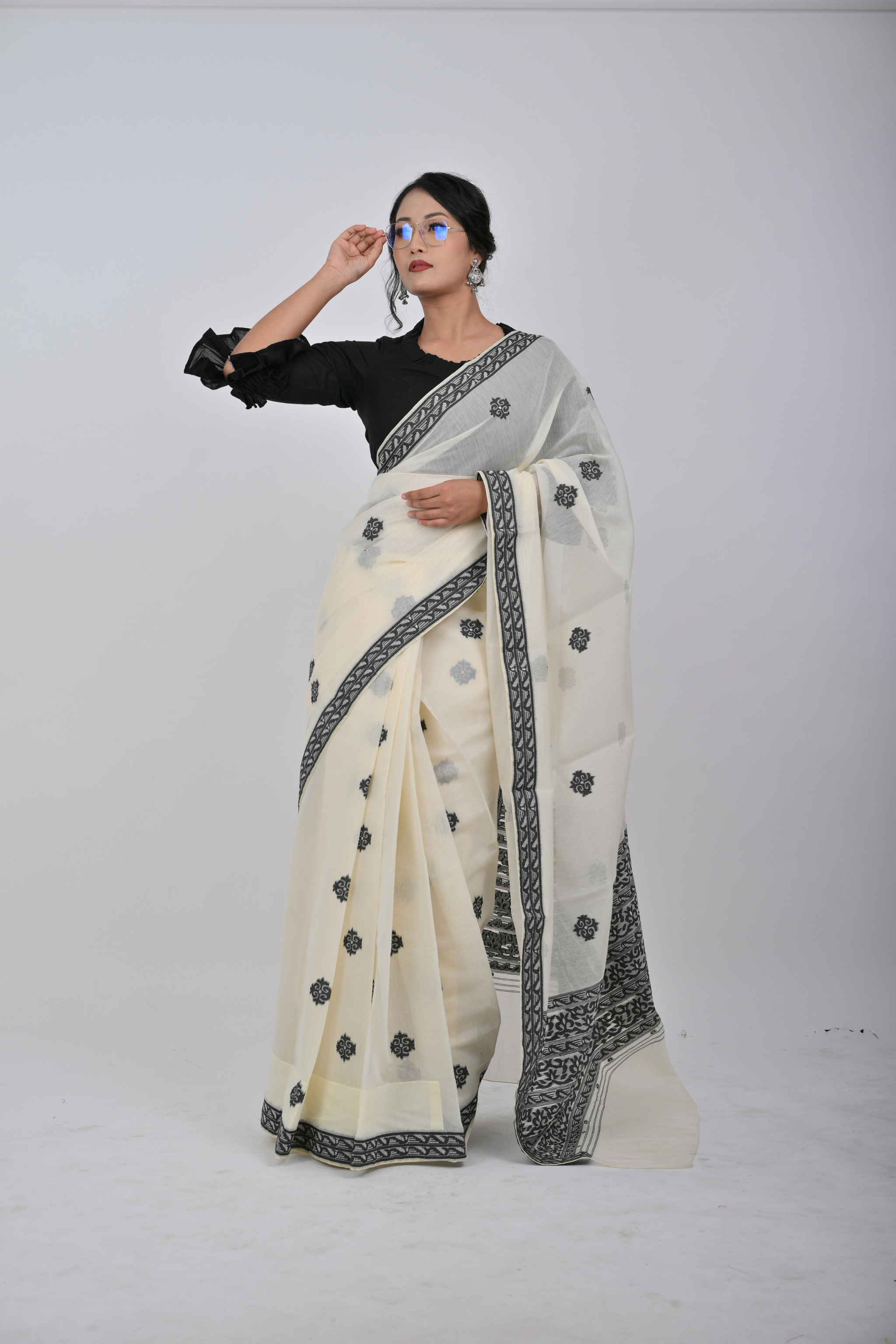 Neshi Saree Black