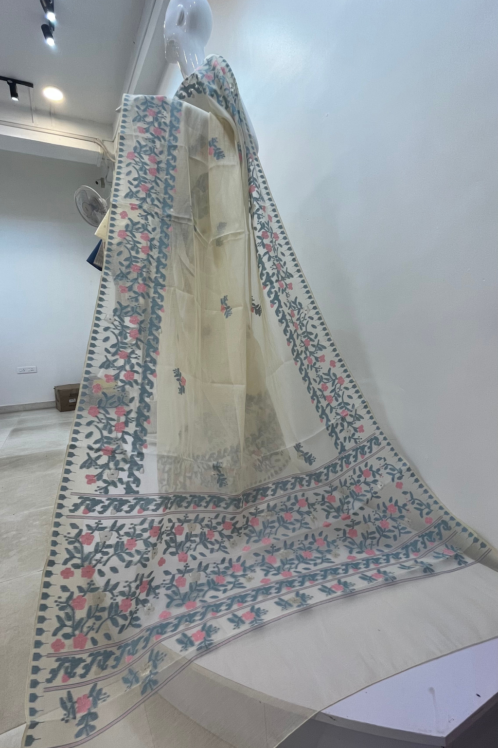 Ema Saree – Cream