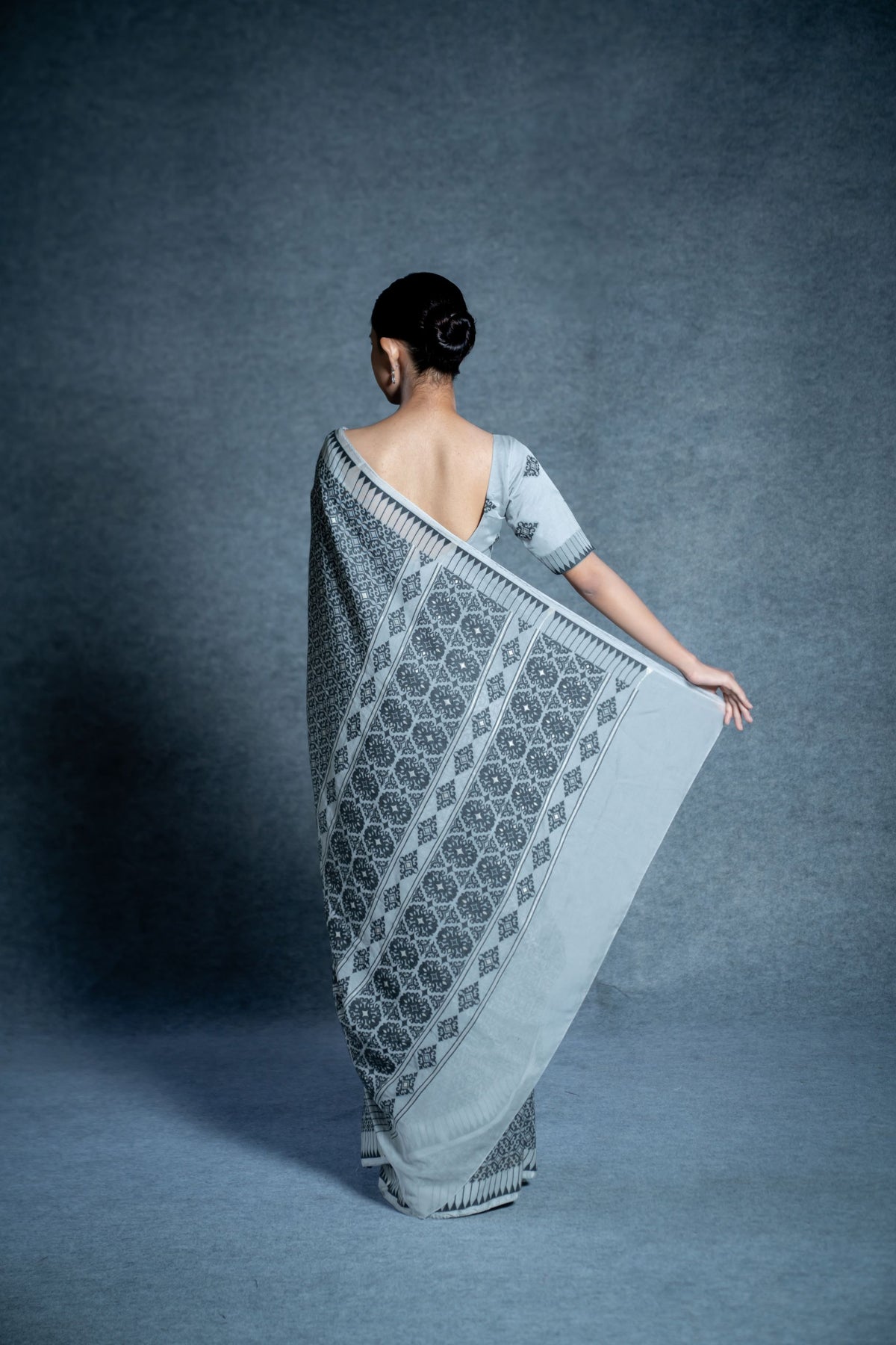 Marei Pareng Saree – Quarry Black