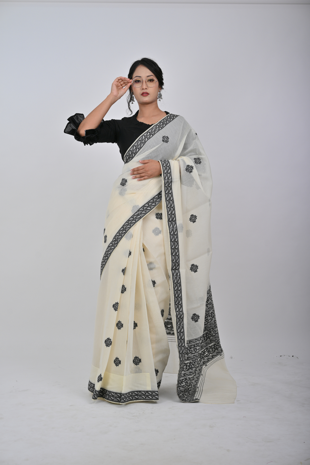Neshi Saree Black