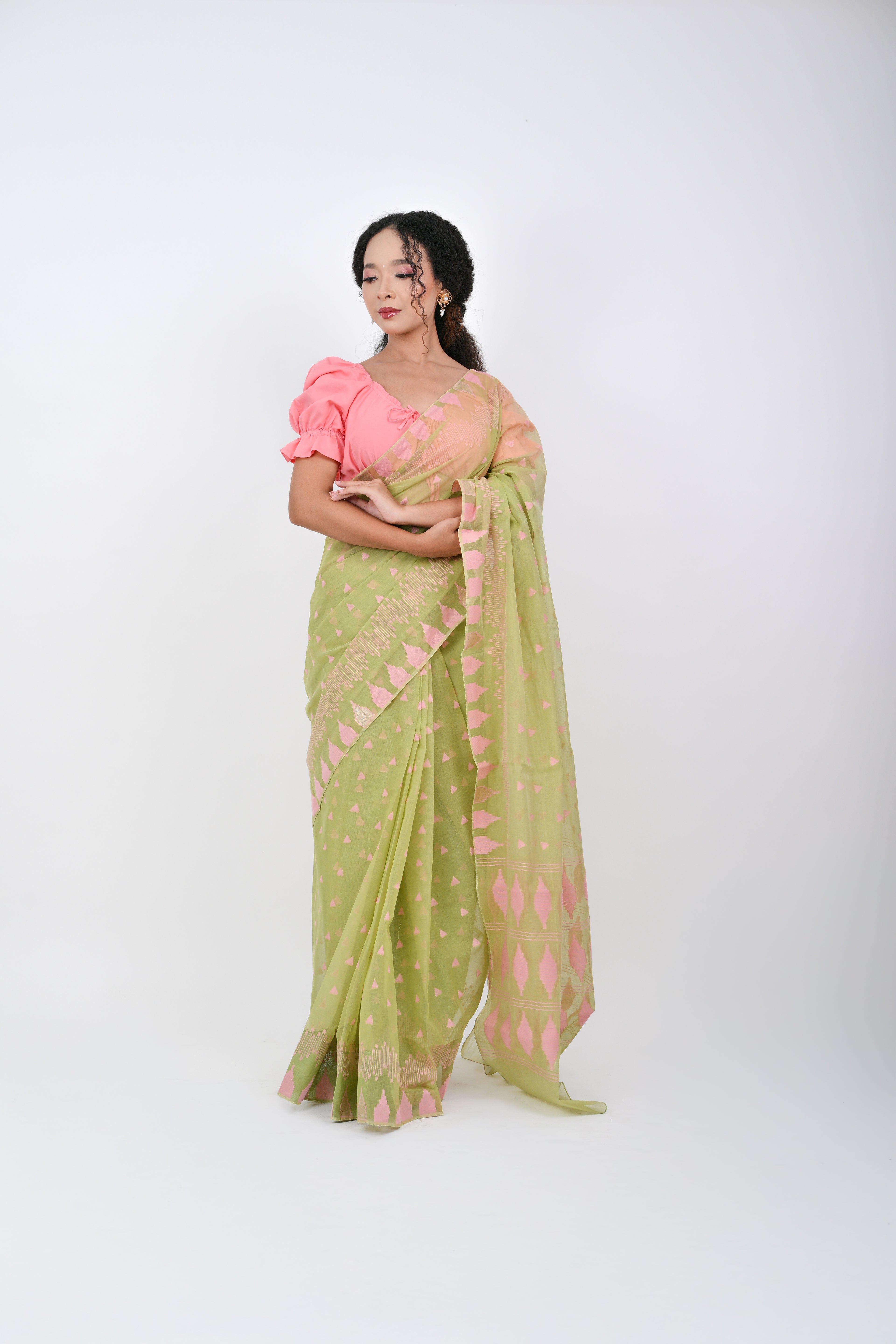 Ahum Saree - Green Premium Geometric Motif Saree