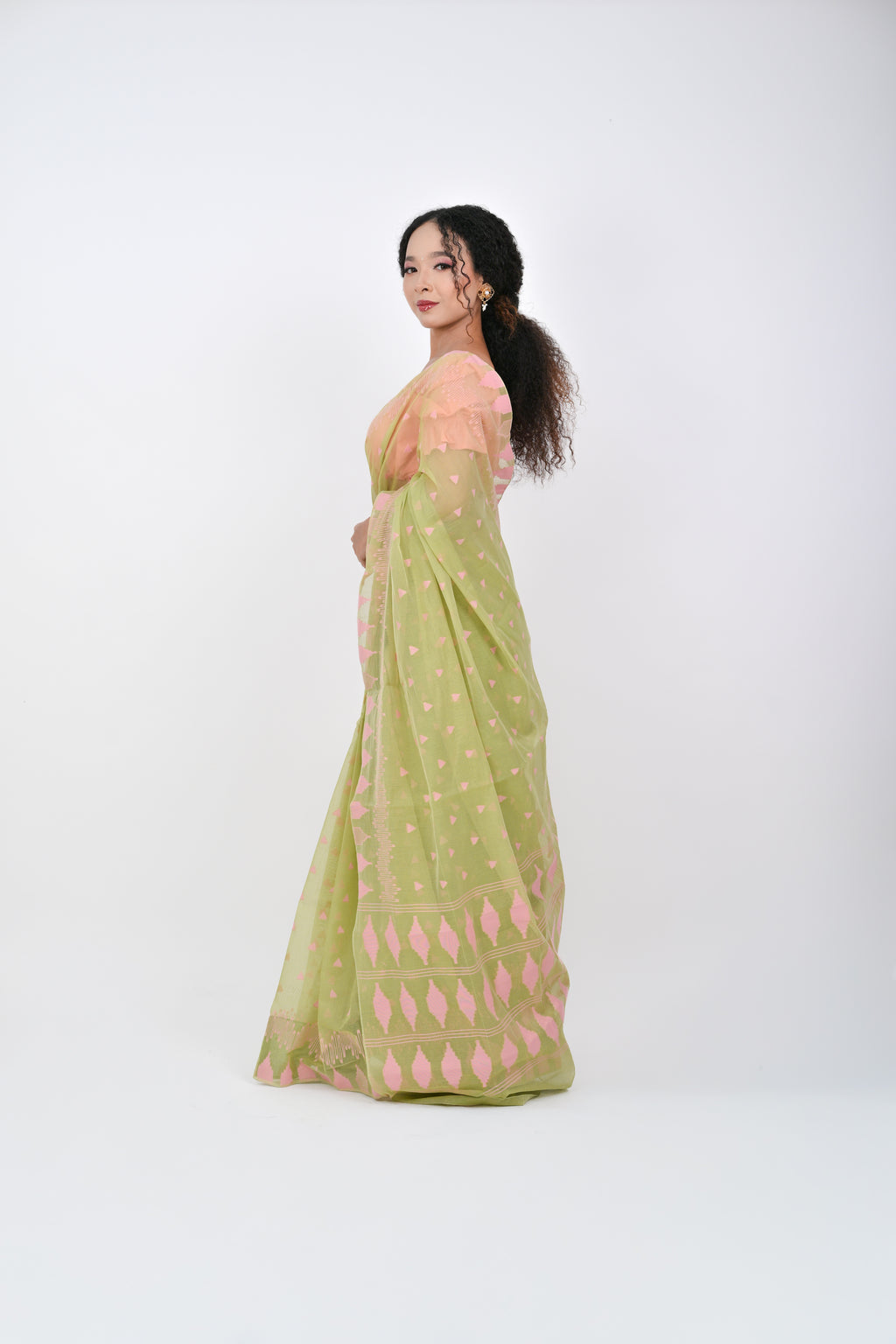 Ahum Saree - Green Premium Geometric Motif Saree