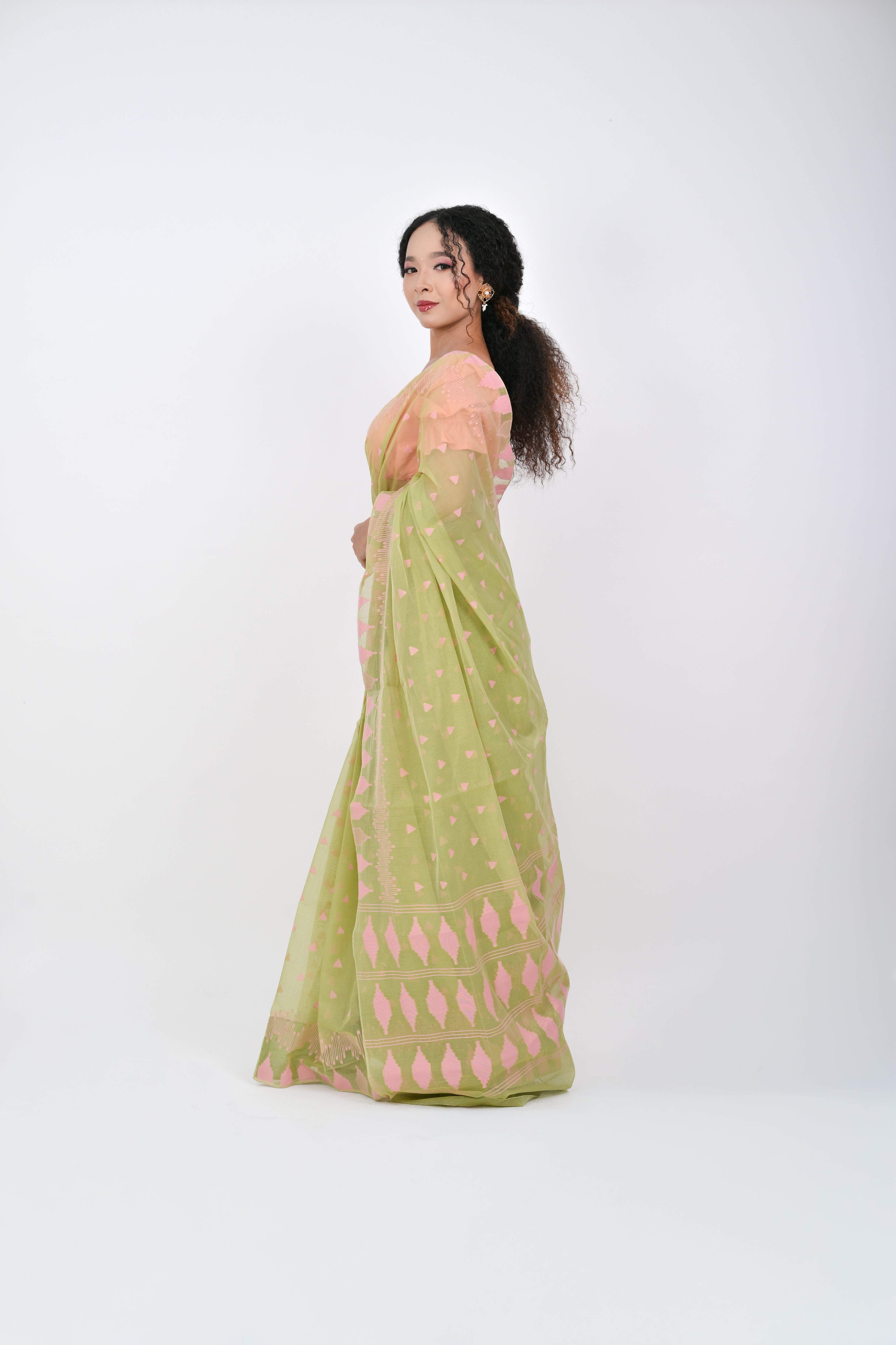 Ahum Saree - Green Premium Geometric Motif Saree