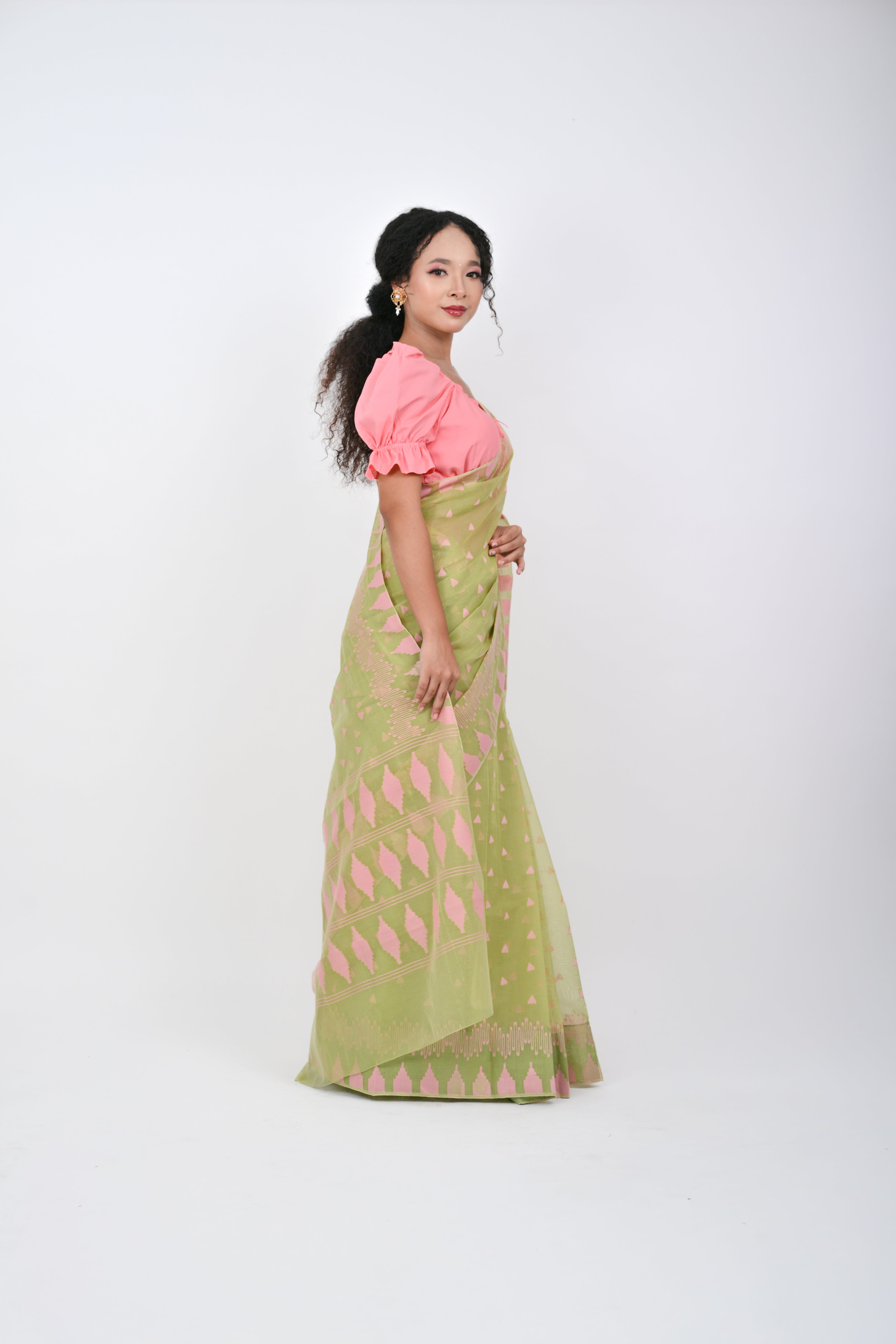 Ahum Saree - Green Premium Geometric Motif Saree