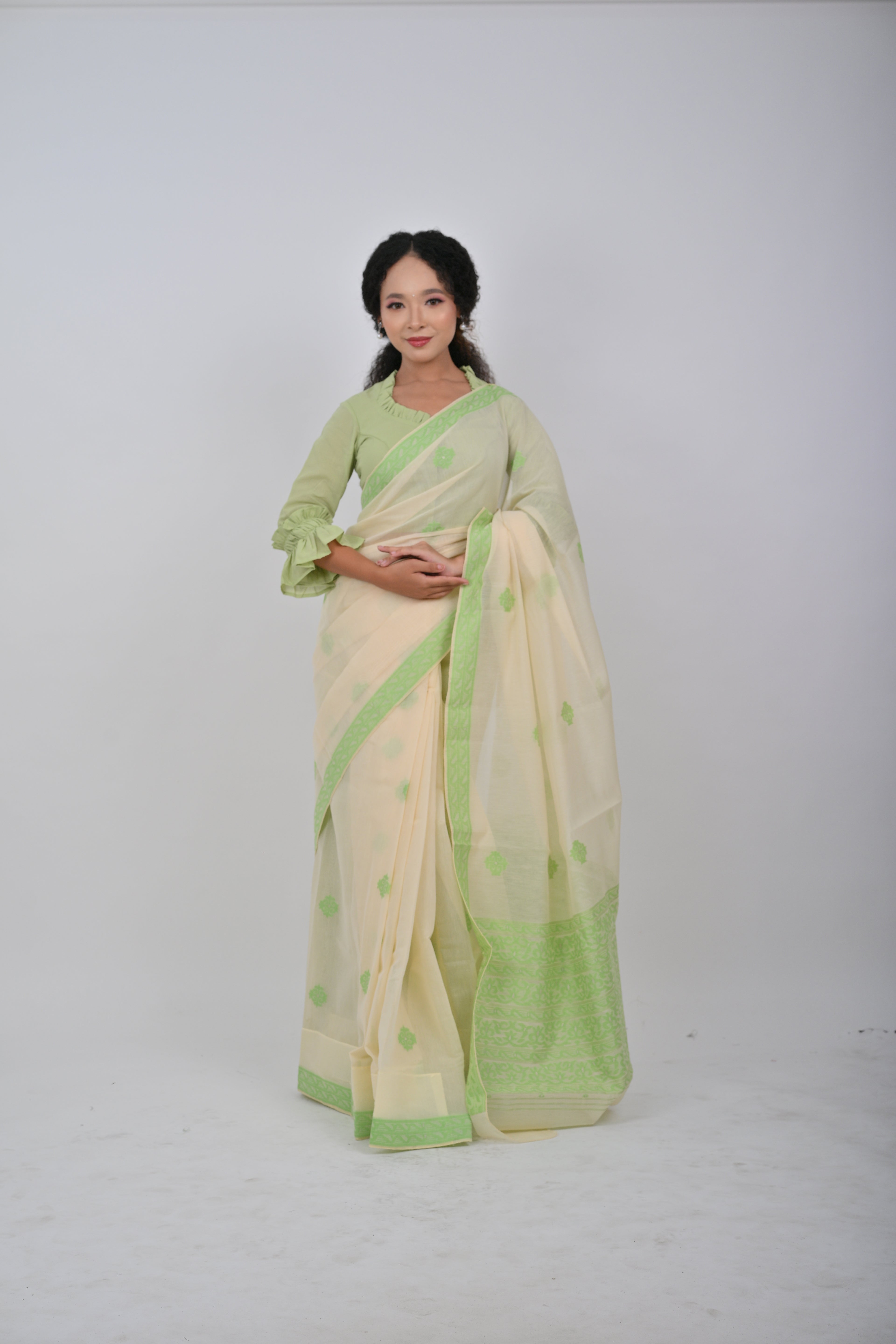 Neshi Saree Pista