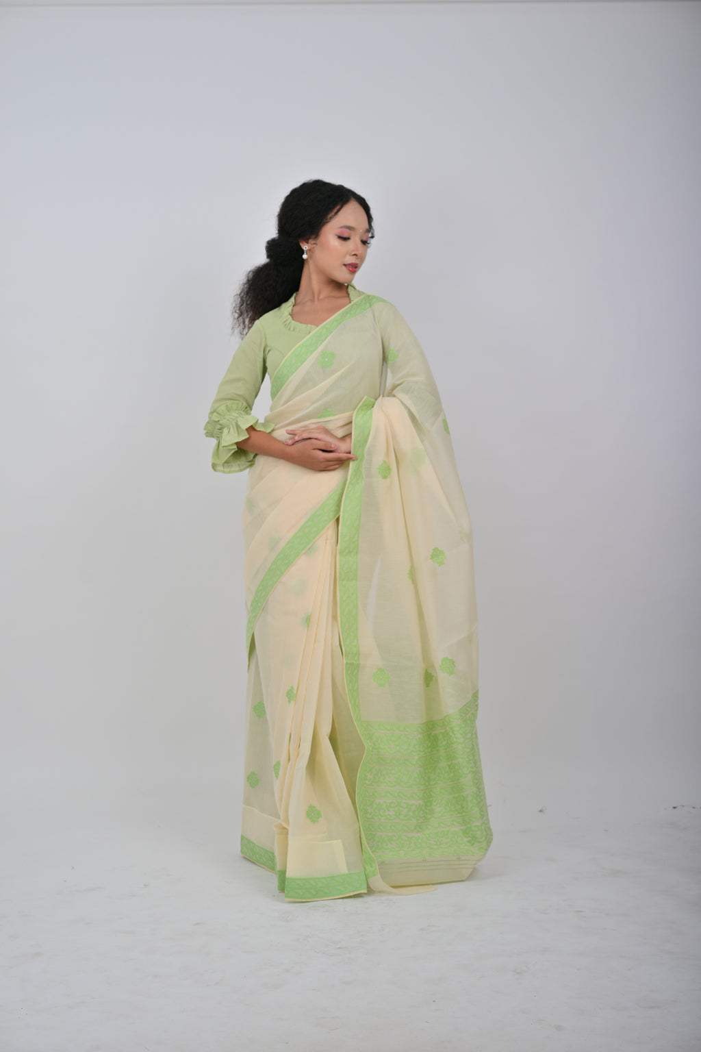 Neshi Saree Pista