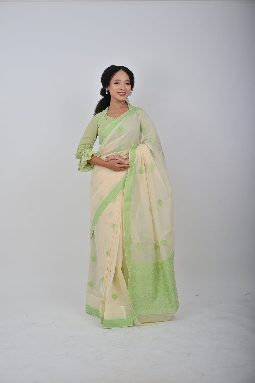 Neshi Saree Pista