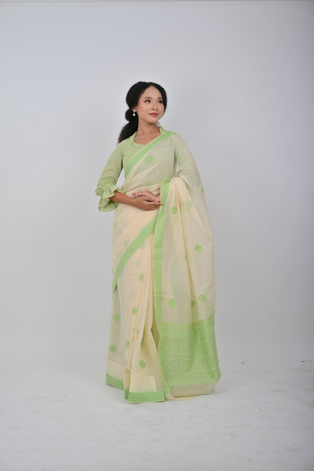 Neshi Saree Pista