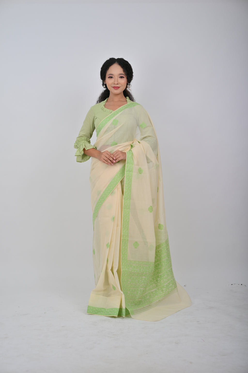 Neshi Saree Pista